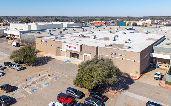 Pictures of Retail property located at 3520 McCann Rd, Longview, TX 75605 for sales - image #1
