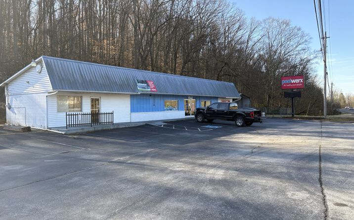 Pictures of Office, Retail property located at 3307 Roane State Hwy, Harriman, TN 37748 for sales - image #1