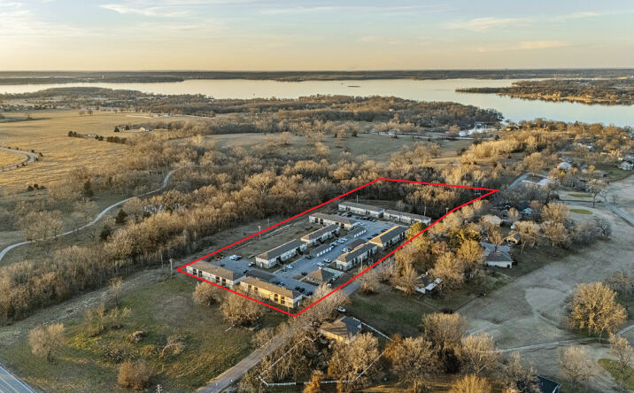 Pictures of Multifamily property located at 810 Quail Run Rd, Grove, OK 74344 for sales - image #1