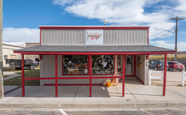 Pictures of Retail property located at 36 N 6th St, Custer, SD 57730 for sales - image #1