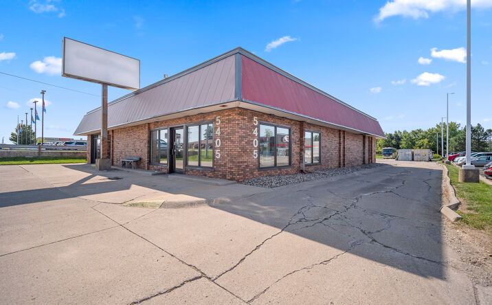 Pictures of Industrial, Office, Retail property located at 5405 Illinois Rd, Fort Wayne, IN 46804 for sales - image #1