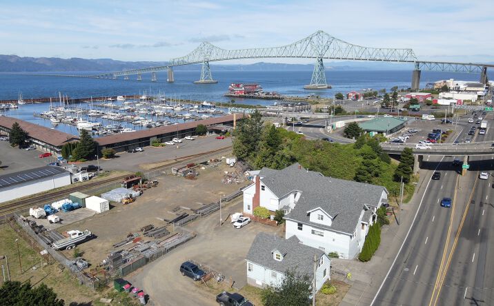 Pictures of Multifamily property located at 386 W Marine Dr, Astoria, OR 97103 for sales - image #1