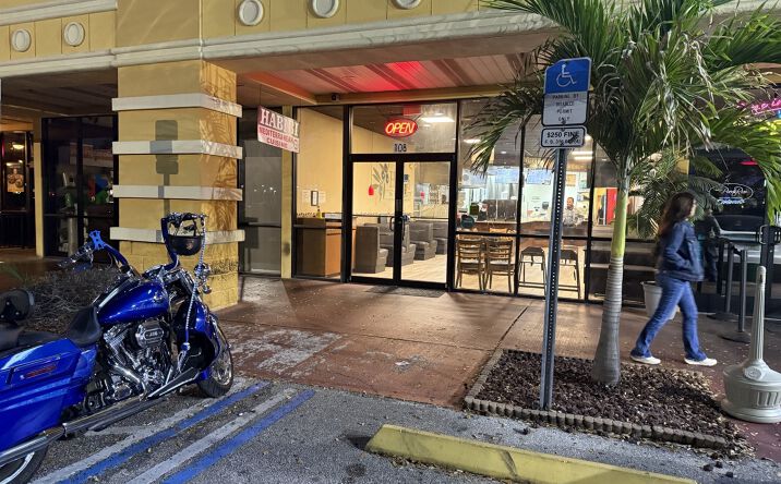 Pictures of Business for Sale property located at Semoran Blvd, Orlando, FL 32822 for sales - image #1