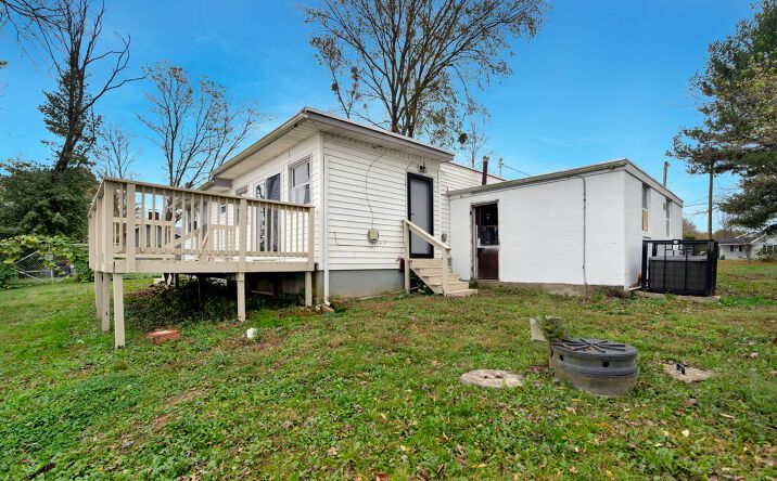 Pictures of Multifamily property located at 4504 River Front Dr, Louisville, KY 40216 for sales - image #1