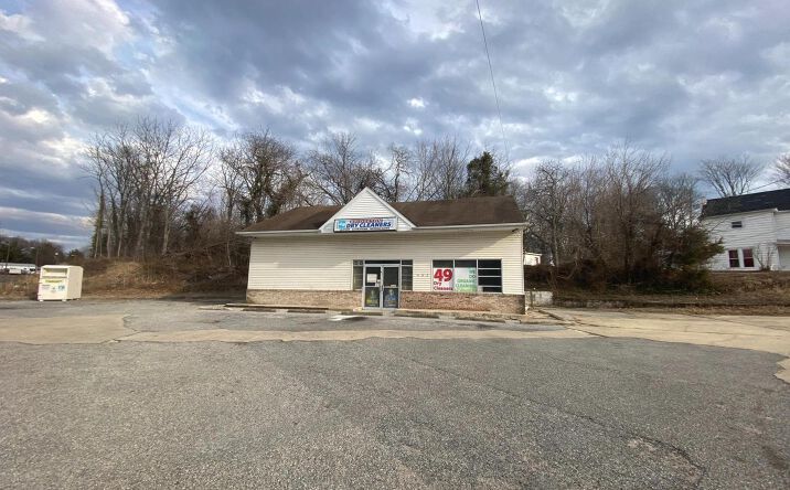 Pictures of Retail property located at 402 E Broad St, Bridgeton, NJ 08302 for sales - image #1