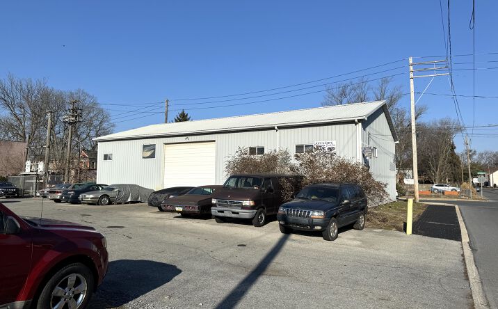 Pictures of Industrial property located at 199 W Stiegel St, Manheim, PA 17545 for sales - image #1