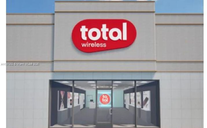 Pictures of Retail property located at 789 NW 37  Ave, Miami, FL 33125 for sales - image #1
