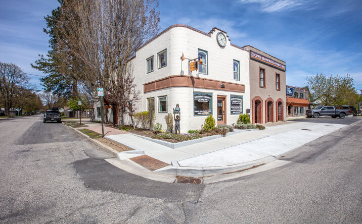 Pictures of Mixed Use, Office property located at 724 Pine St, Sandpoint, ID 83864 for sales - image #1