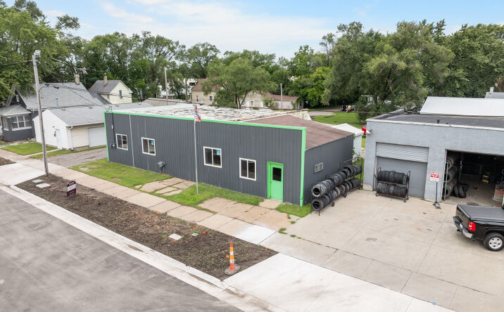 Pictures of Industrial, Office property located at 440 W Parker St, Waterloo, IA 50703 for sales - image #1