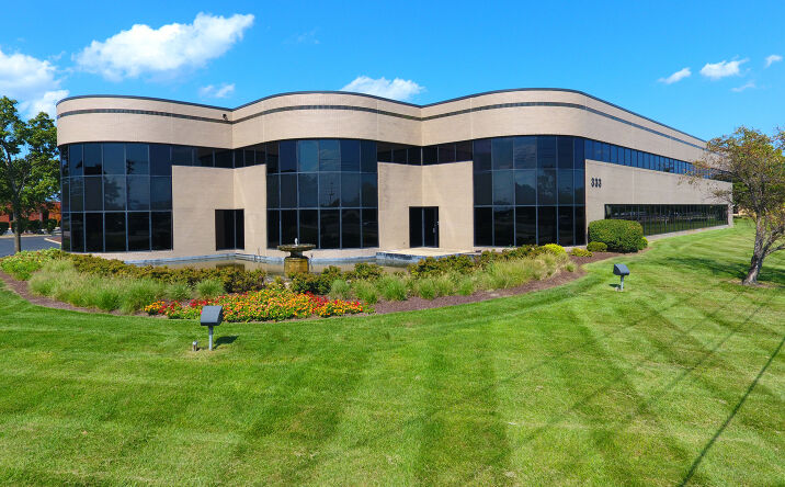 Pictures of Office property located at 333 Salem Pl, Fairview Heights, IL 62208 for sales - image #1