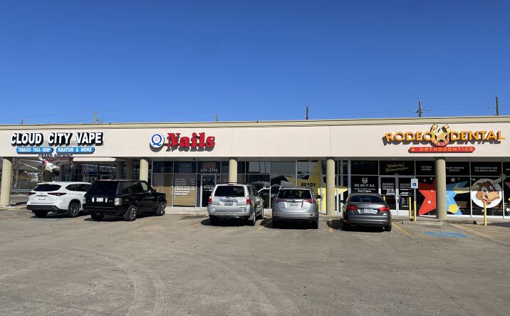Pictures of Retail property located at 13470 Northwest Fwy, Houston, TX 77040 for sales - image #1