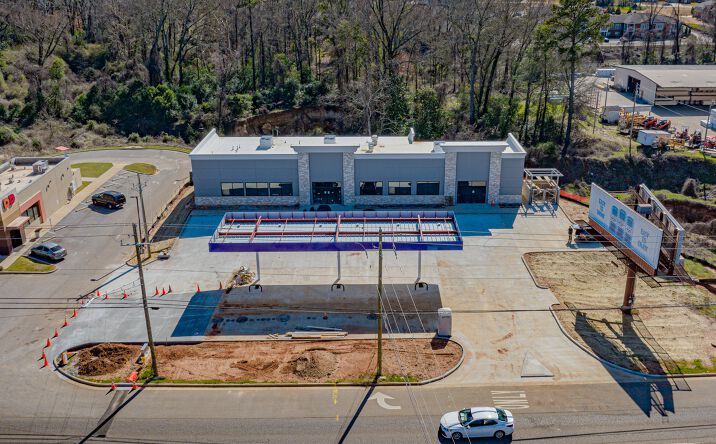 Pictures of Retail property located at 2010 Cobbs Ford Rd, Prattville, AL 36066 for sales - image #1