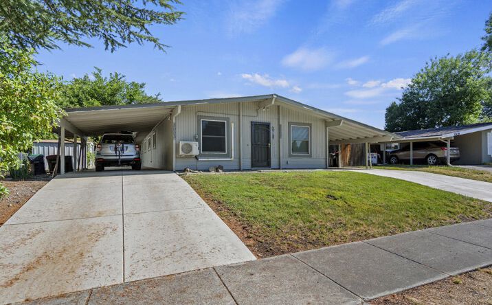 Pictures of Multifamily property located at 3001 Juanipero Way, Medford, OR 97504 for sales - image #1