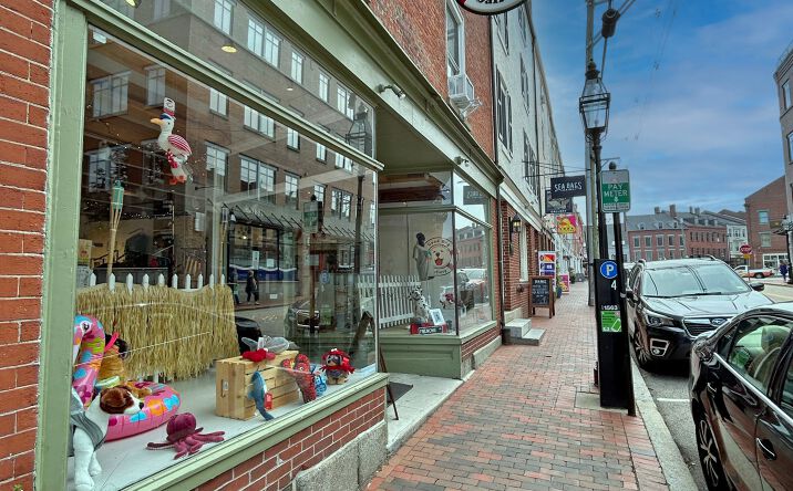 Pictures of Retail property located at 135 Market St, Portsmouth, NH 03801 for sales - image #1