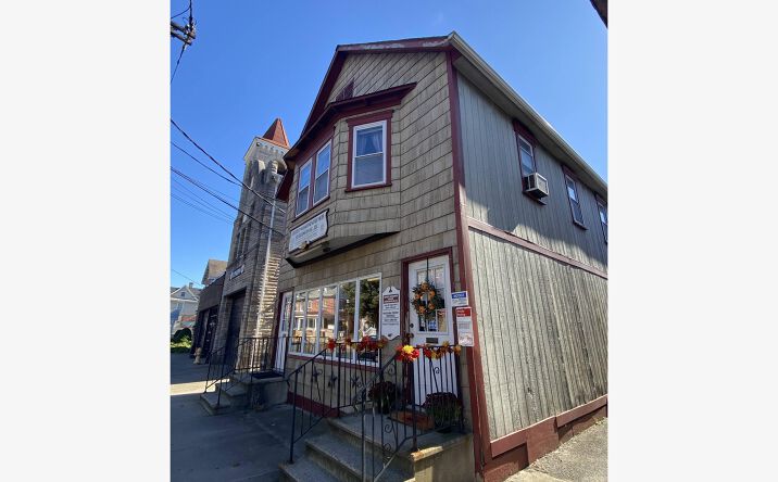 Pictures of Office, Retail property located at 22 Washington St, Mount Holly, NJ 08060 for sales - image #1