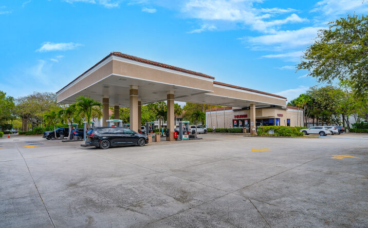 Pictures of Retail property located at 5615 N University Dr, Coral Springs, FL 33067 for sales - image #1