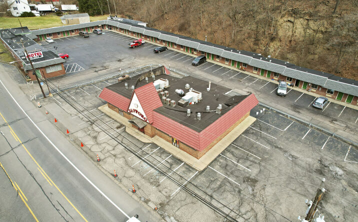 Pictures of Retail property located at 4260 Steubenville Pike, Pittsburgh, PA 15205 for sales - image #1