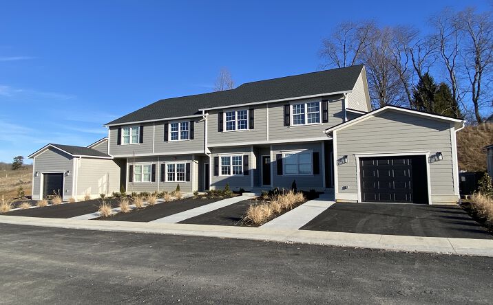 Pictures of Multifamily property located at 244 Ivy Terrace, Lewisburg, WV 24901 for sales - image #1