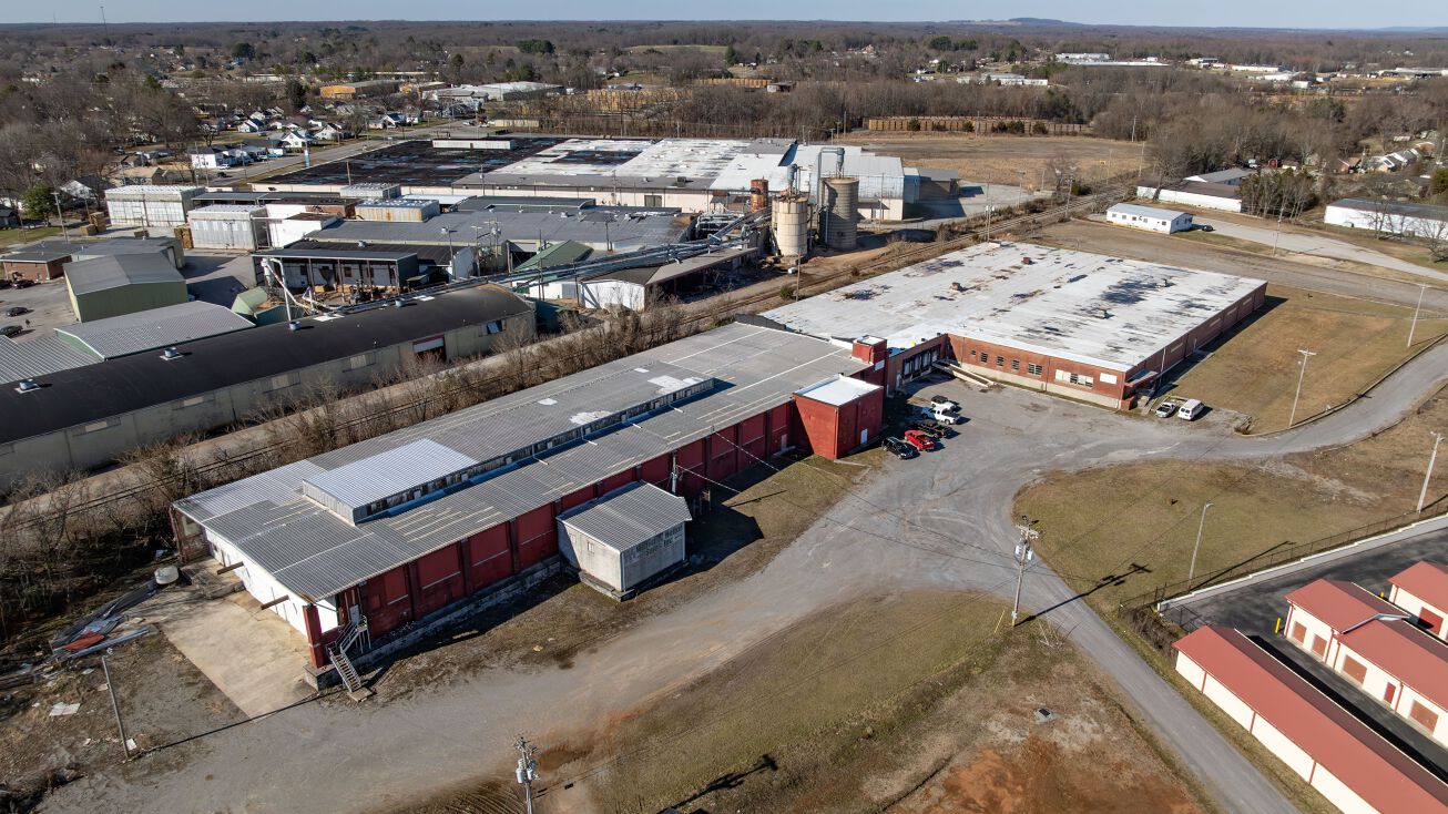 Pictures of Industrial property located at 130 Enterprise Ln, McMinnville, TN 37110 for sales - image #1