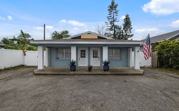 Pictures of Office property located at 1117 30th Ave W, Bradenton, FL 34205 for sales - image #1