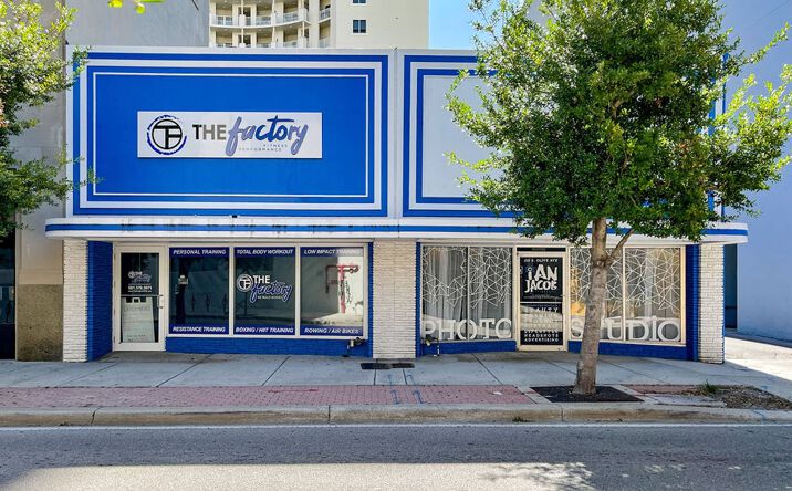 Pictures of Retail property located at 208 S Olive Ave, West Palm Beach, FL 33401 for sales - image #1