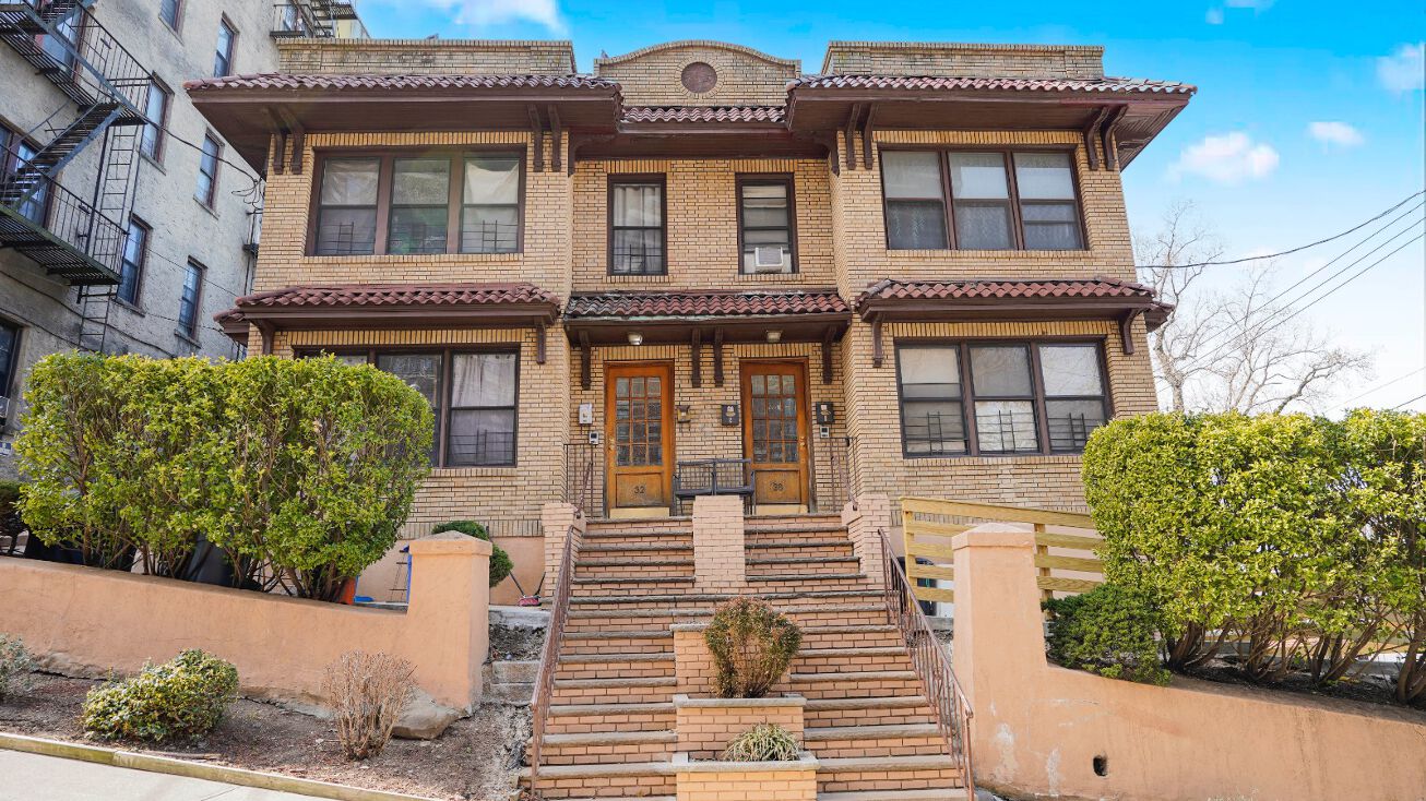 Pictures of Mixed Use property located at 32 Nicholas St., Staten Island, NY 10301 for sales - image #1
