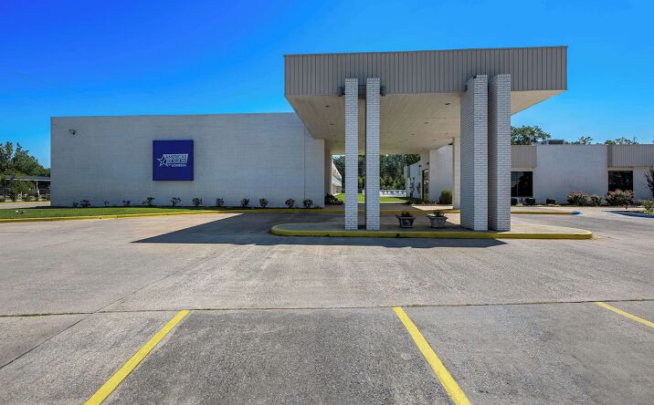 Pictures of Hospitality property located at 2031 Military St S, Hamilton, AL 35570 for sales - image #1