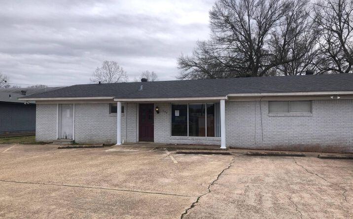 Pictures of Office property located at 204 Arkansas Blvd, Texarkana, AR 71854 for sales - image #1