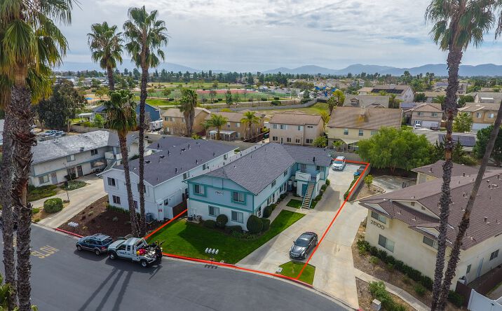 Pictures of Multifamily property located at 28601 Calle Del Lago, Murrieta, CA 92563 for sales - image #1