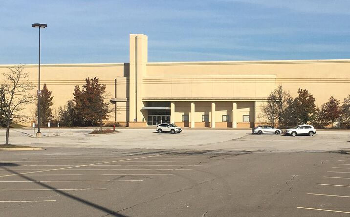 Pictures of Retail property located at 17271 Southpark Center, Strongsville, OH 44136 for comps - image #1