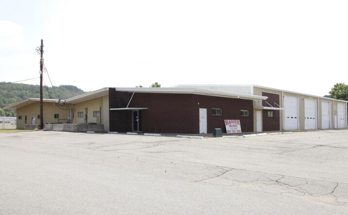 Pictures of Industrial, Office property located at 7508 MacArthur Dr, North Little Rock, AR 72118 for sales - image #1
