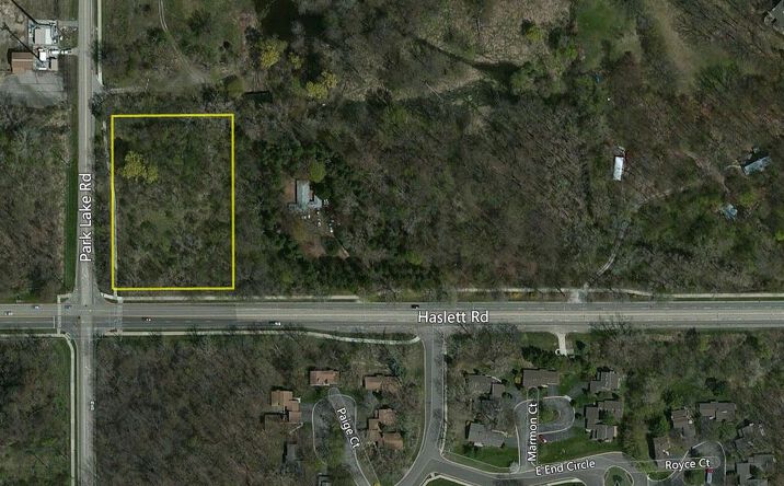 image of property at 2110 MERRITT RD East Lansing MI 48823-6910