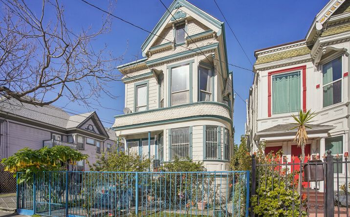 Pictures of Multifamily property located at 592 22nd St, Oakland, CA 94612 for sales - image #1