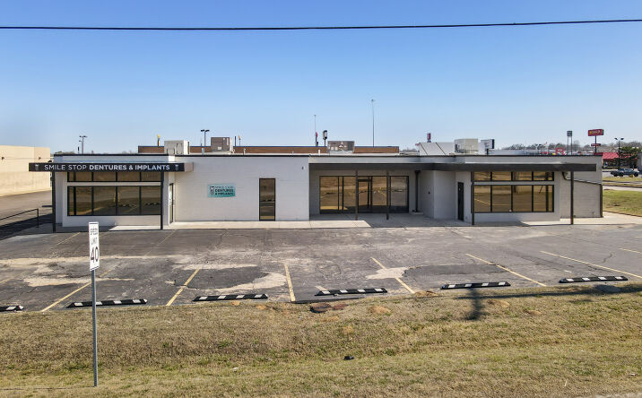 Pictures of Office property located at 5676 West Skelly Drive, Tulsa, OK 74107 for sales - image #1