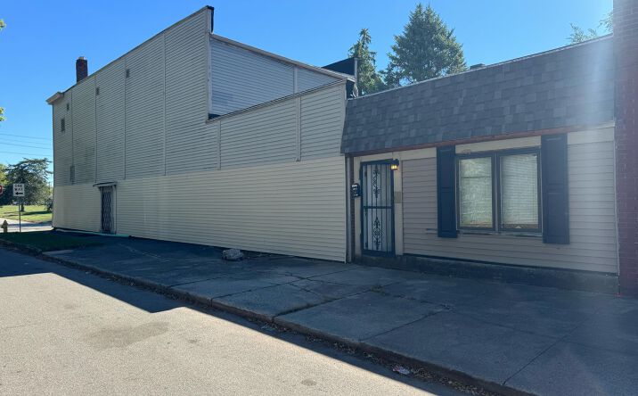 Pictures of Industrial, Mixed Use, Self Storage property located at 2802 Lafayette St, Fort Wayne, IN 46806 for sales - image #1
