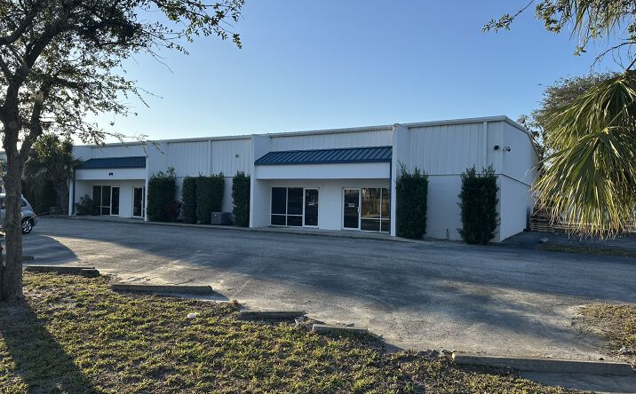Pictures of Industrial property located at 18480 Paulson Dr, Port Charlotte, FL 33954 for sales - image #1