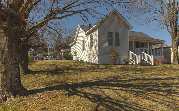 Pictures of Office property located at 570 S Ocoee St, Cleveland, TN 37311 for sales - image #1