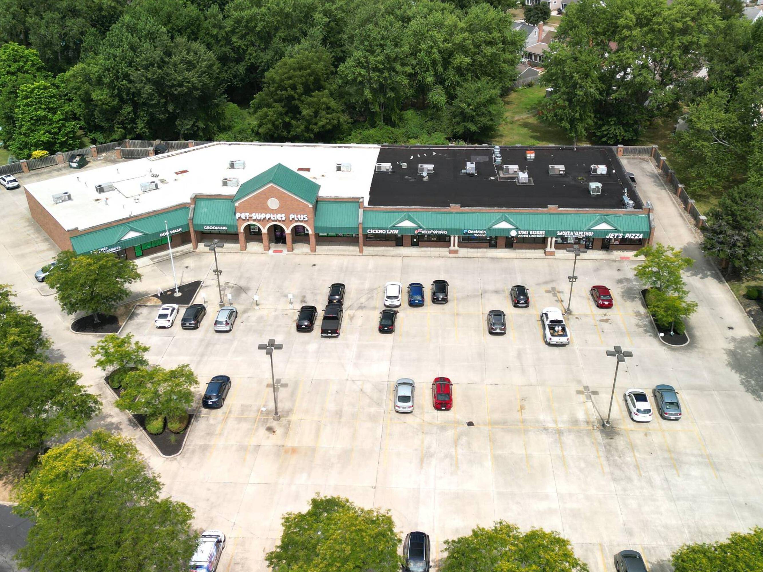 7554 Pearl Rd, Middleburg Heights, OH 44130
