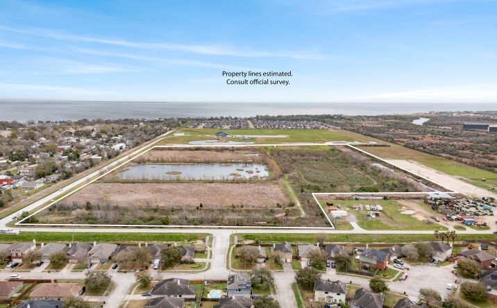 Pictures of Land property located at 4835 10th St, Bacliff, TX 77518 for sales - image #1