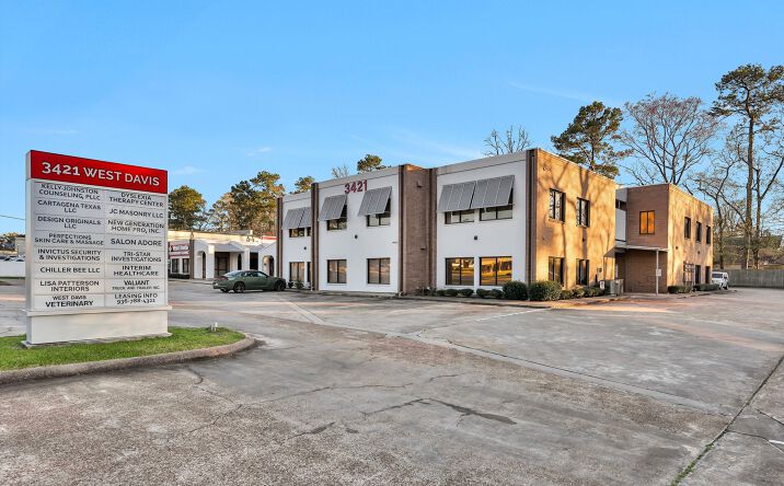 1341 W Davis St Conroe Tx 77304null