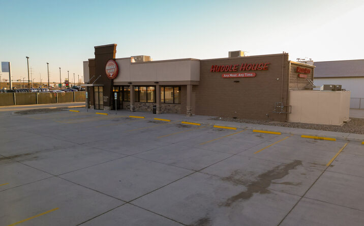 Pictures of Retail property located at 3904 E Hospitality Ln, Decatur, IL 62521 for sales - image #1