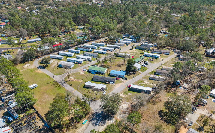 Pictures of Mobile Home Park property located at 1851 Banberry Way, Tallahassee, FL 32310 for sales - image #1