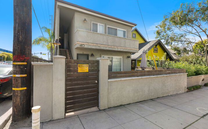 Pictures of Multifamily property located at 40 24th Pl, Los Angeles, CA 90291 for sales - image #1