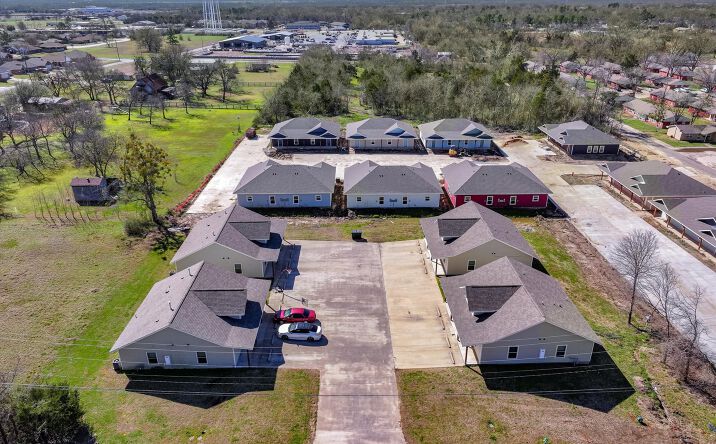 Pictures of Multifamily property located at 703 Maple St, Commerce, TX 75428 for sales - image #1