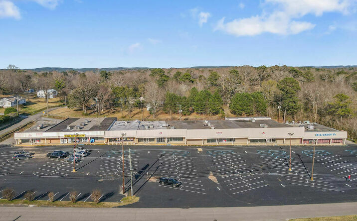 Pictures of Retail property located at 1501-1539 S Main St., Graysville, AL 35073 for sales - image #1