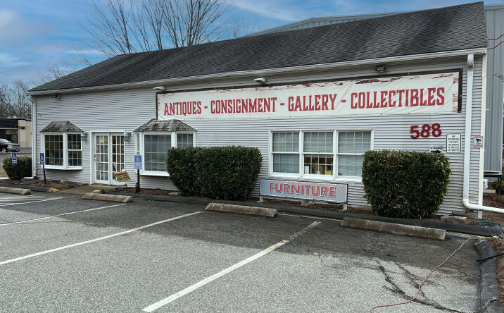Pictures of Retail property located at 588 Boston Post Rd, Guilford, CT 06437 for sales - image #1
