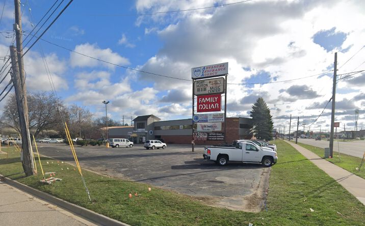 Pictures of Office, Retail property located at 2700 Pine Grove Ave, Port Huron, MI 48060 for sales - image #1