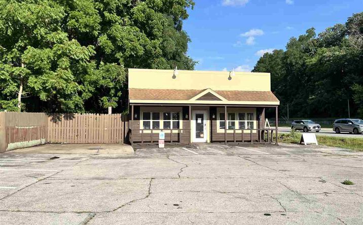 Pictures of Office, Retail property located at 2 Rocky Shore Dr, Iowa City, IA 52246 for sales - image #1