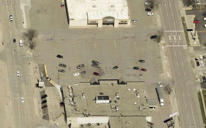 Pictures of Retail property located at 100, 112 & 124 Pierce St, Sioux City, IA 51101 for sales - image #1