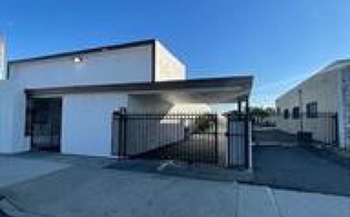 Pictures of Office, Land property located at 3700 E Florence Avenue, Huntington Park, CA 90255 for sales - image #1